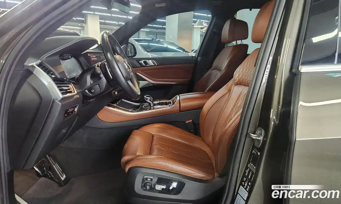 BMW X5 2023 4.4 Автомат в Москве № 281664, фото 11