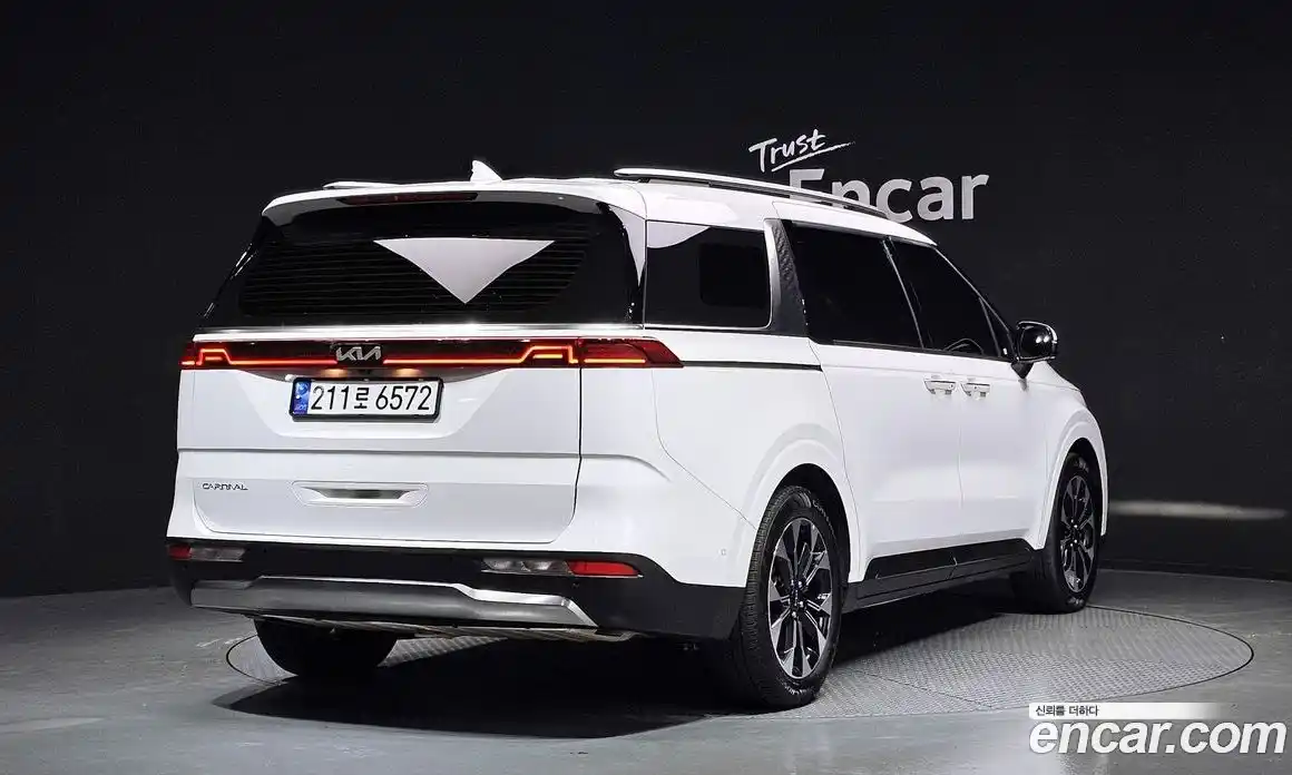 Kia Canival 2023 3.5 Автомат в Москве № 287010, фото 20