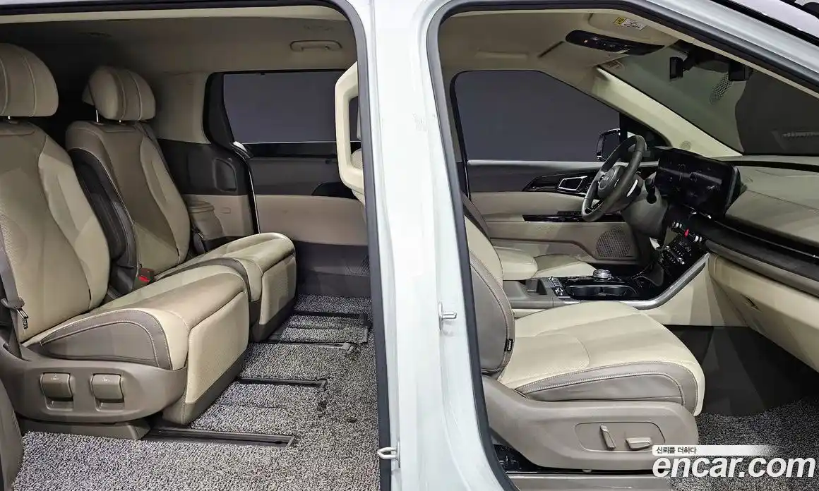 Kia Canival 2023 3.5 Автомат в Москве № 287010, фото 8