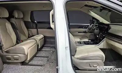 Kia Canival 2023 3.5 Автомат в Москве № 287010, миниатюра 8