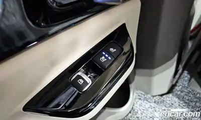 Kia Canival 2023 3.5 Автомат в Москве № 287010, миниатюра 10