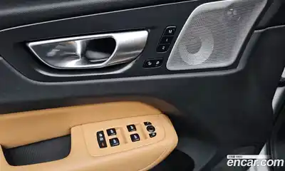 Volvo XC60 2023 2.0 Автомат в Москве № 292441, миниатюра 11