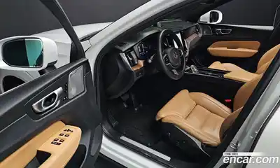 Volvo XC60 2023 2.0 Автомат в Москве № 292441, миниатюра 8