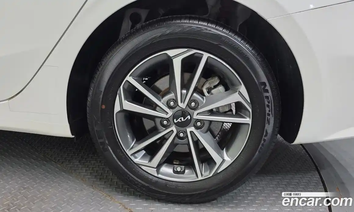 Kia K3 2022 1.6 Автомат в Москве № 306368, фото 9