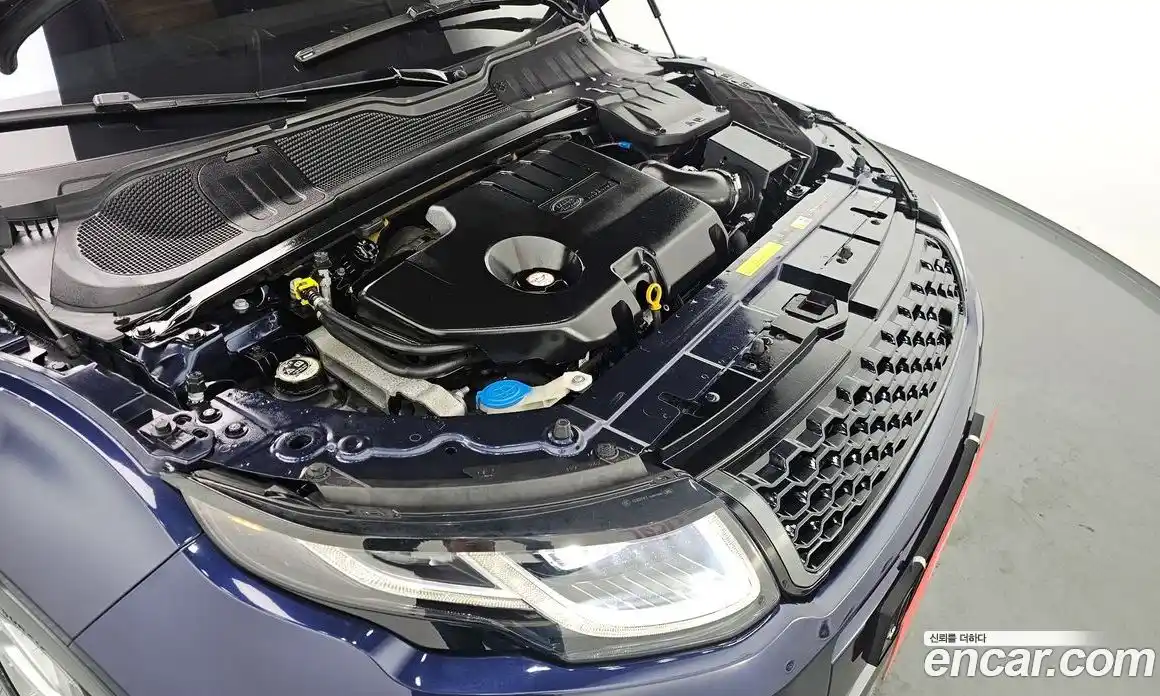 Land Rover Range-Rover Evoque 2018 2.0 Автомат в Москве № 315854, фото 1