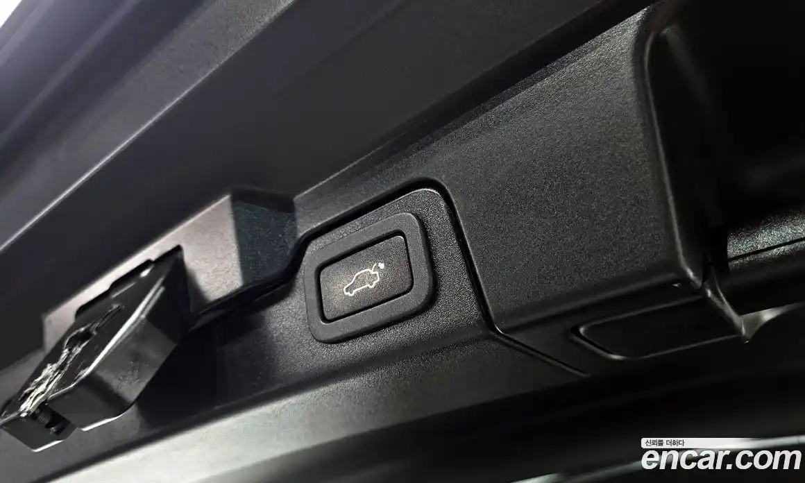 Land Rover Range-Rover Evoque 2018 2.0 Автомат в Москве № 315854, фото 7