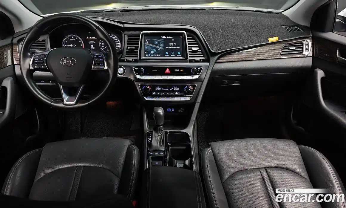 Hyundai Sonata 2018 2.0 Автомат в Москве № 319213, фото 18