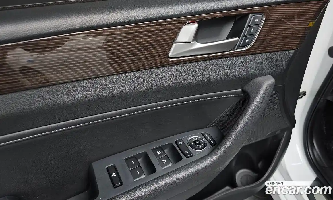 Hyundai Sonata 2018 2.0 Автомат в Москве № 319213, фото 6