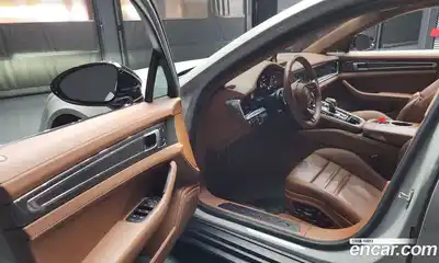 Porsche Panamera 2023 4.0 Автомат в Москве № 344438, миниатюра 3