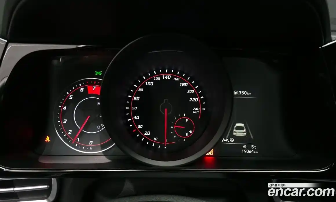 Hyundai Avante 2023 1.6 Автомат в Москве № 381582, фото 8