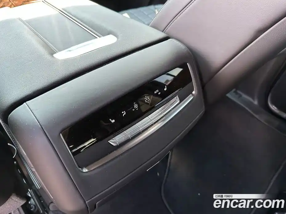 Cadillac Escalade 2024 6.2 Автомат в Москве № 386979, фото 19