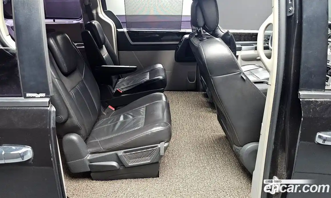 Chrysler Grand Voyager 2010 3.8 Автомат в Москве № 407532, фото 11