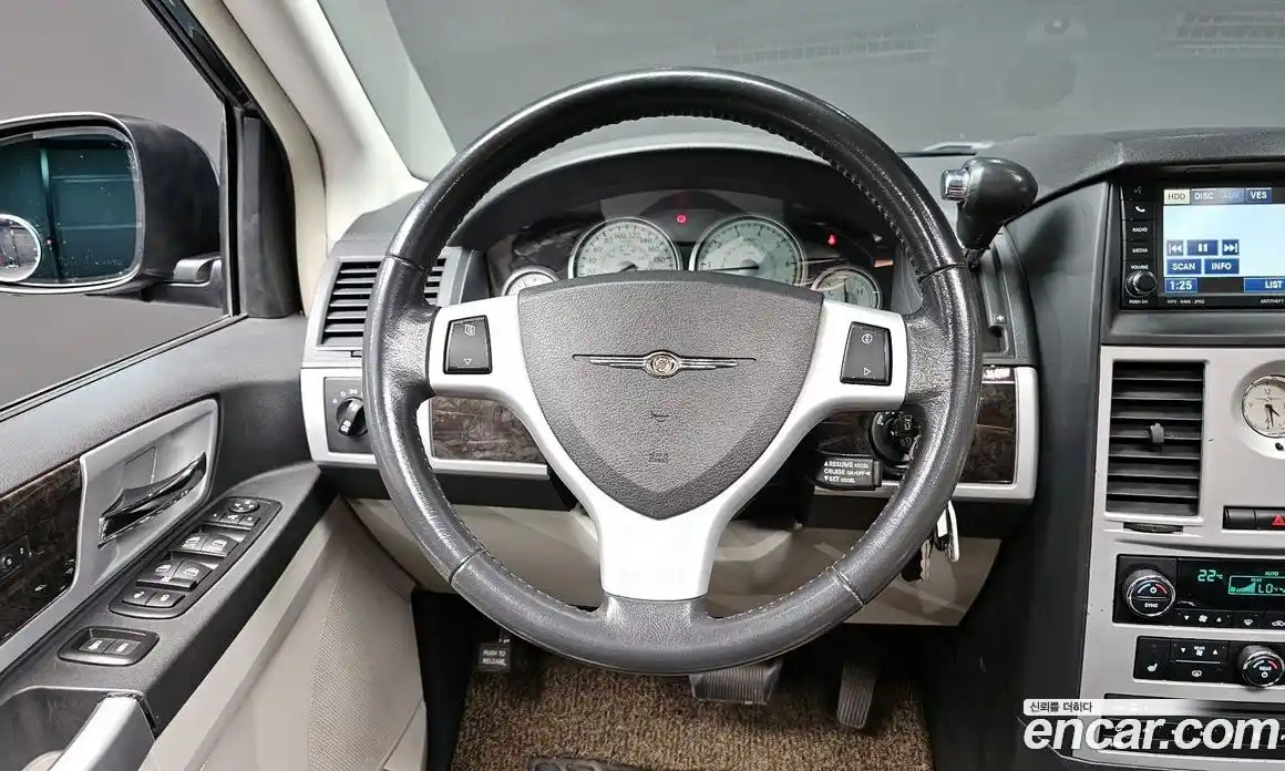 Chrysler Grand Voyager 2010 3.8 Автомат в Москве № 407532, фото 13