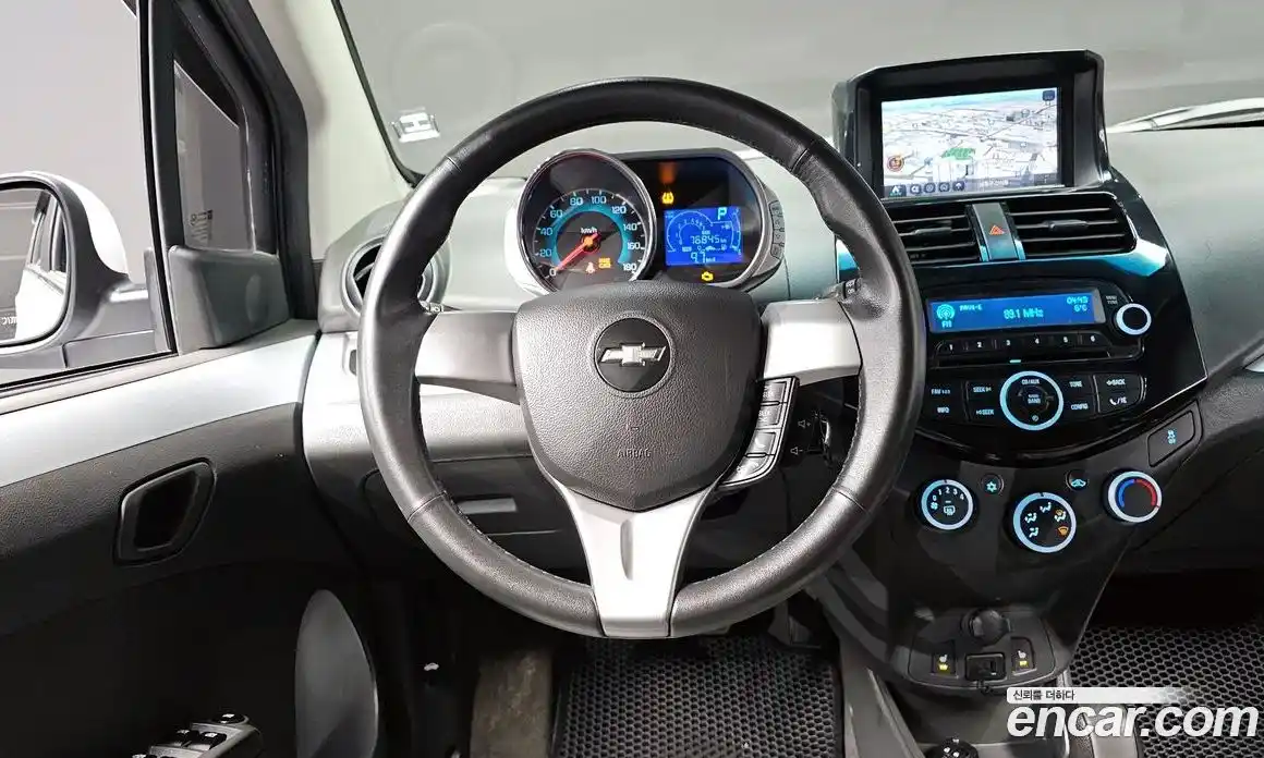 Chevrolet Spark 2015 1.0 Автомат в Москве № 41075, фото 18