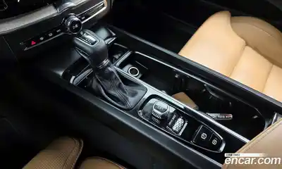 Volvo XC60 2020 2.0 Автомат в Москве № 469927, миниатюра 9