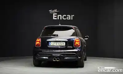Mini Cooper 2022 2.0 Автомат в Москве № 472019, миниатюра 4