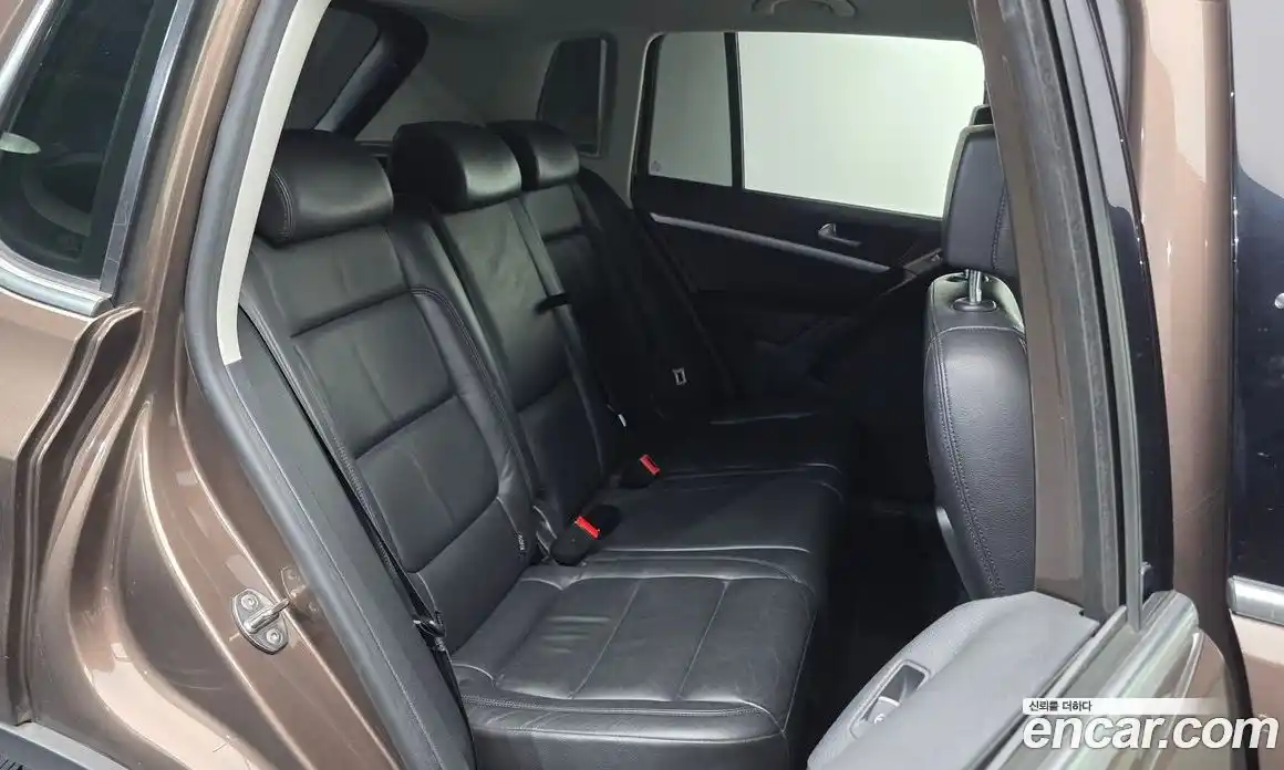 Volkswagen Tiguan 2014 2.0 Автомат в Москве № 472356, фото 12