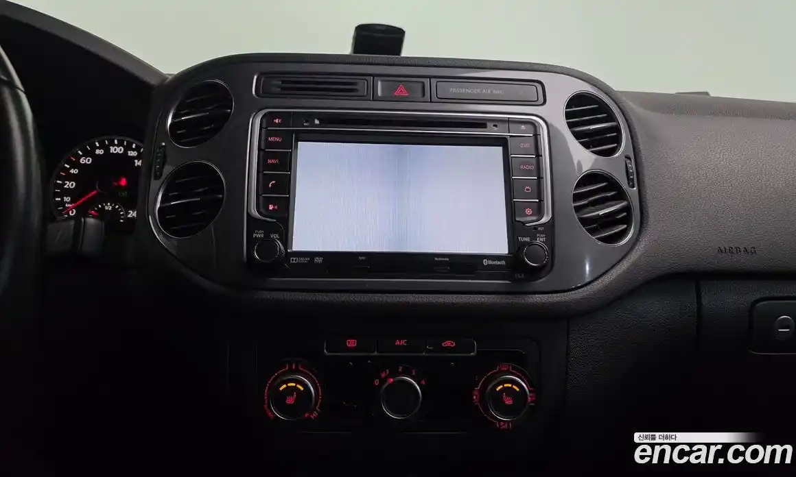 Volkswagen Tiguan 2014 2.0 Автомат в Москве № 472356, фото 14