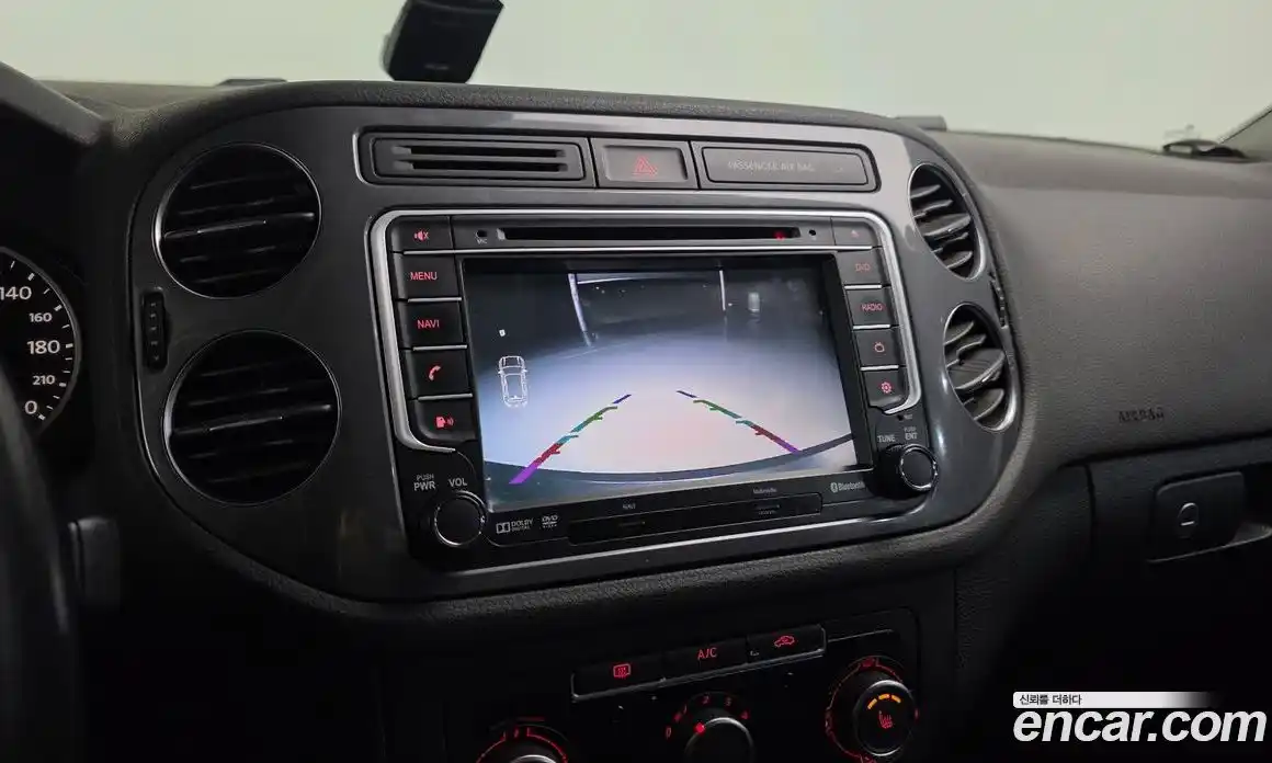 Volkswagen Tiguan 2014 2.0 Автомат в Москве № 472356, фото 15