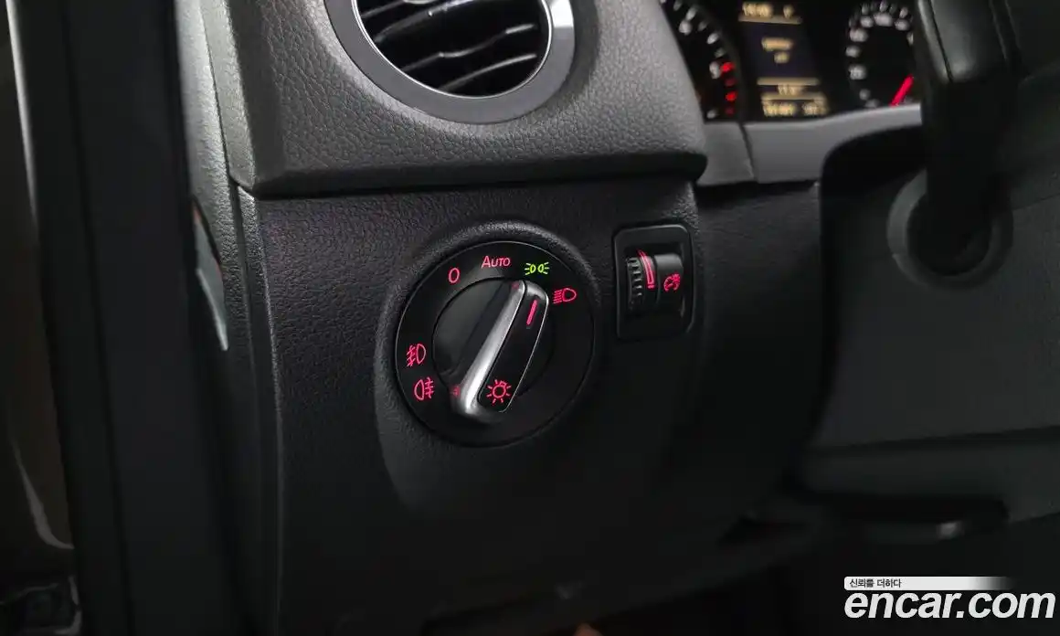 Volkswagen Tiguan 2014 2.0 Автомат в Москве № 472356, фото 17