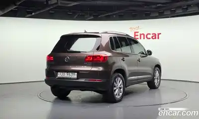 Volkswagen Tiguan 2014 2.0 Автомат в Москве № 472356, миниатюра 2