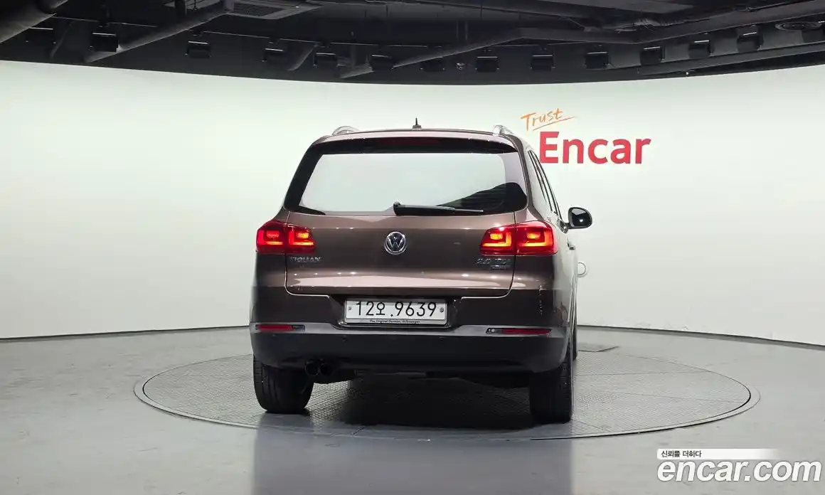 Volkswagen Tiguan 2014 2.0 Автомат в Москве № 472356, фото 4