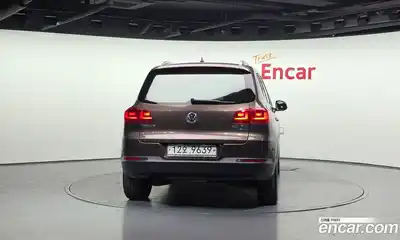 Volkswagen Tiguan 2014 2.0 Автомат в Москве № 472356, миниатюра 4
