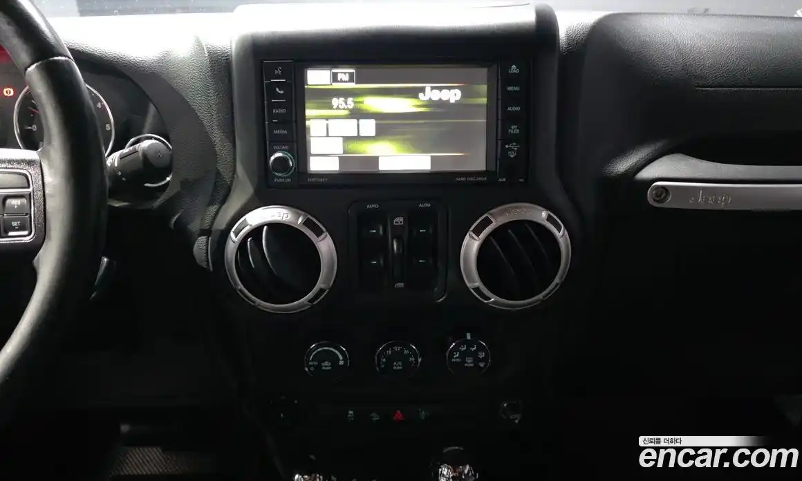 Jeep Wrangler 2014 2.8 Автомат в Москве № 472859, фото 14