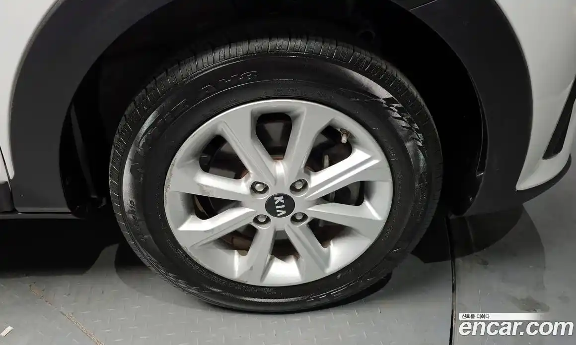 Kia Stonic 2019 1.4 Автомат в Москве № 8265, фото 14