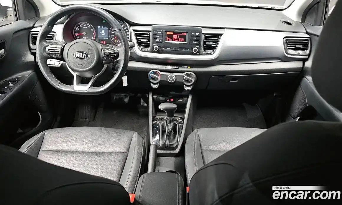 Kia Stonic 2019 1.4 Автомат в Москве № 8265, фото 17