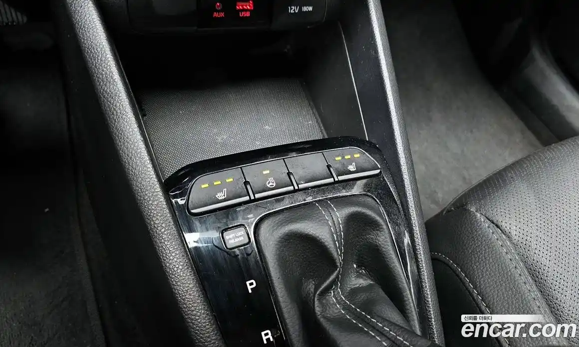 Kia Stonic 2019 1.4 Автомат в Москве № 8265, фото 18