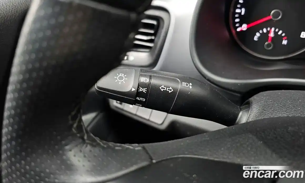 Kia Stonic 2019 1.4 Автомат в Москве № 8265, фото 6