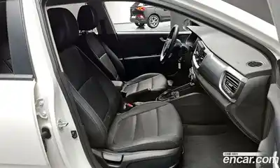 Kia Stonic 2019 1.4 Автомат в Москве № 8265, миниатюра 10