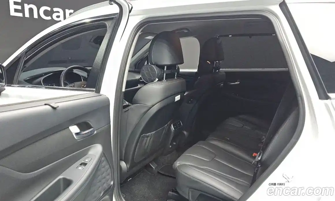 Hyundai Santa Fe 2022 2.5 Автомат в Москве № 110038, фото 9