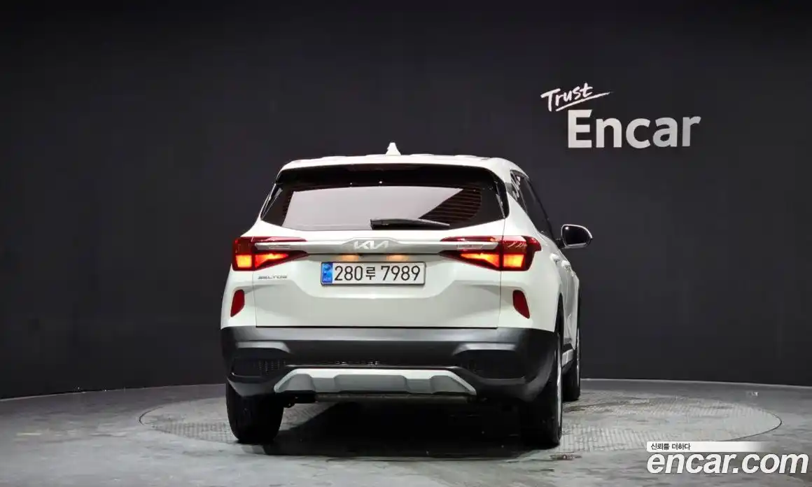 Kia Seltos 2023 1.6 Автомат в Москве № 127139, фото 1