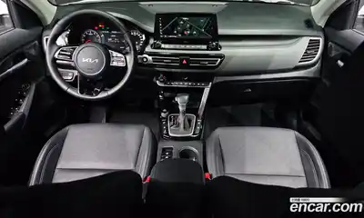 Kia Seltos 2023 1.6 Автомат в Москве № 127139, миниатюра 3