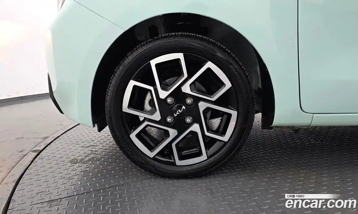 Kia Ray 2023 1.0 Автомат в Москве № 127685, фото 15