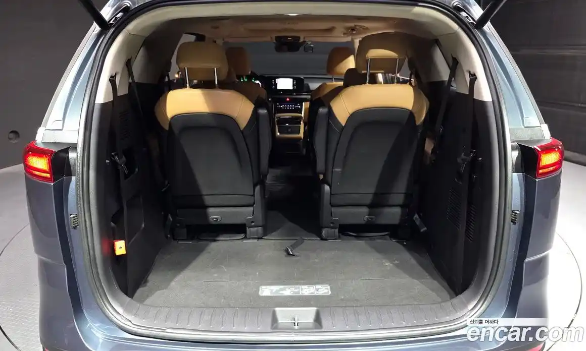 Kia Canival 2022 3.5 Автомат в Москве № 132629, фото 20