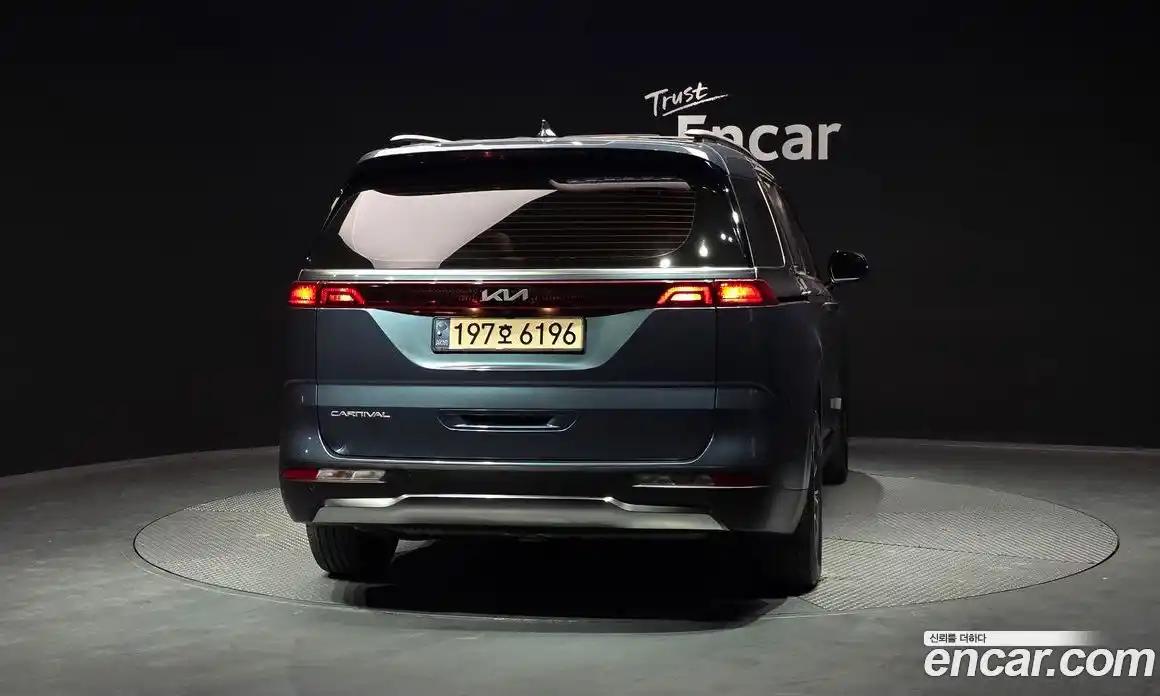 Kia Canival 2022 3.5 Автомат в Москве № 132629, фото 4