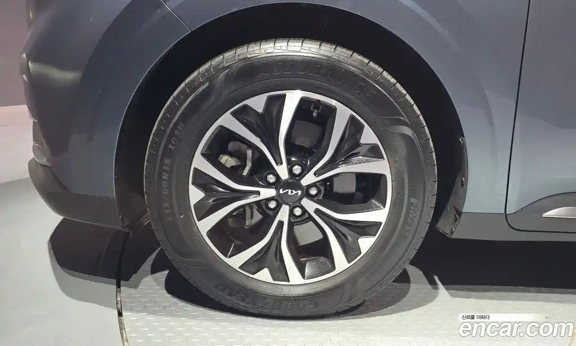 Kia Canival 2022 3.5 Автомат в Москве № 132629, фото 5