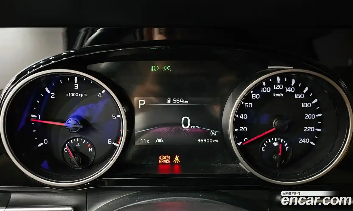 Kia Canival 2023 2.2 Автомат в Москве № 133271, фото 13