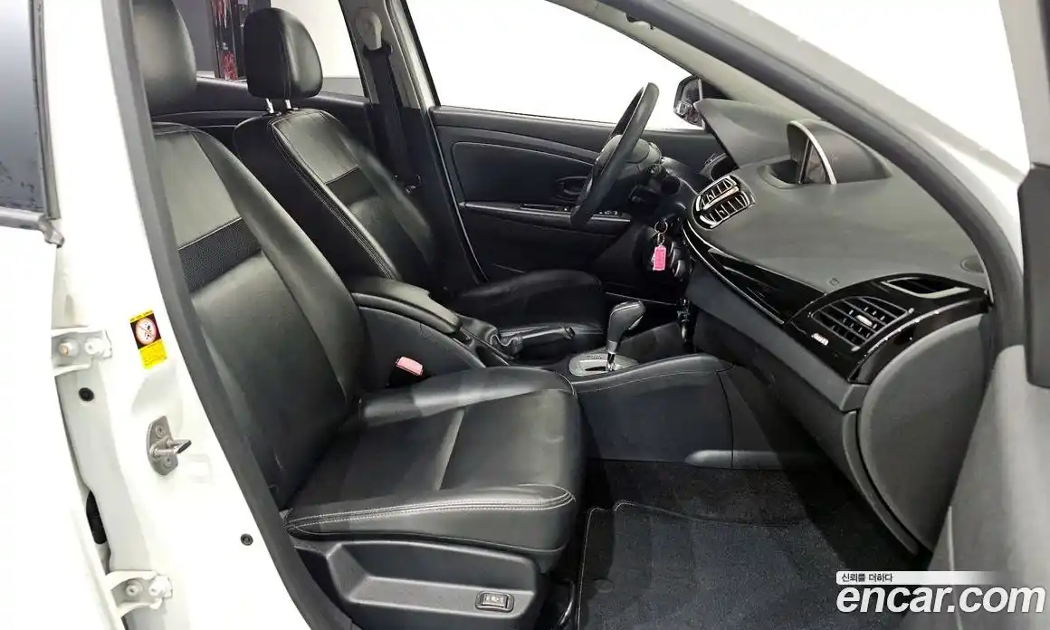 Renault SM3 2016 1.6 Автомат в Москве № 138165, фото 13