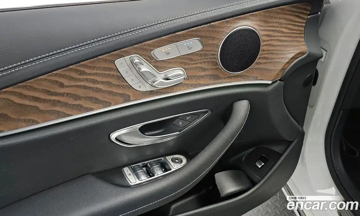 Mercedes-Benz E-Class 2022 2.0 Автомат в Москве № 140084, фото 17