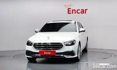 Mercedes-Benz E-Class 2022 2.0 Автомат в Москве № 140084, миниатюра 3