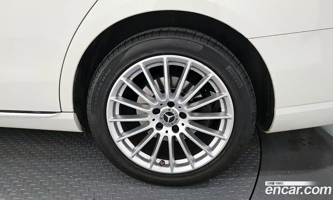 Mercedes-Benz E-Class 2022 2.0 Автомат в Москве № 140084, фото 5