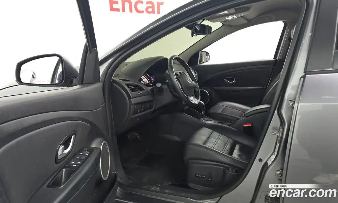 Renault SM3 2018 1.6 Автомат в Москве № 147639, фото 3