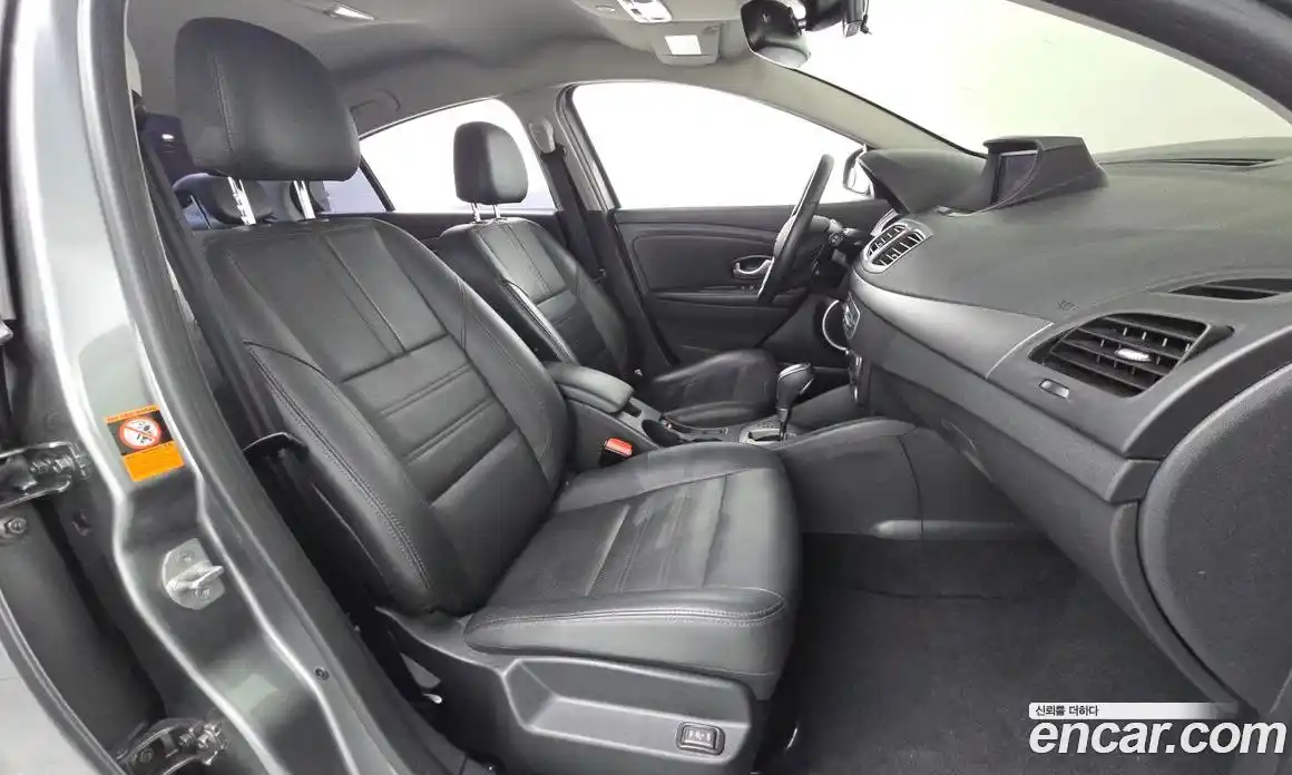 Renault SM3 2018 1.6 Автомат в Москве № 147639, фото 7