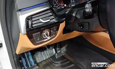 BMW 5-Series 2022 2.0 Автомат в Москве № 159077, миниатюра 2