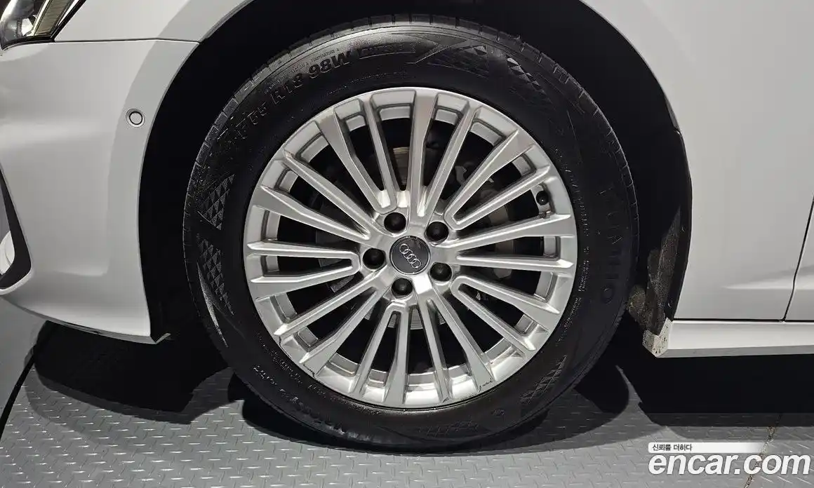 Audi A6 2020 2.0 Автомат в Москве № 163358, фото 19