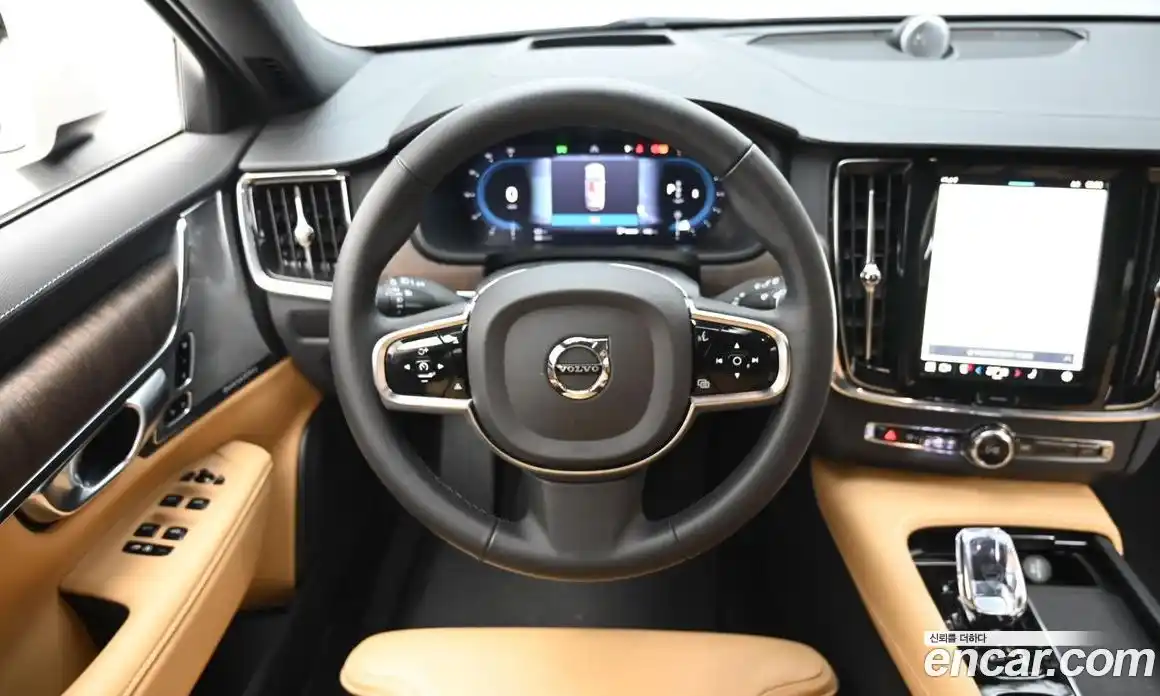 Volvo V90 2024 2.0 Автомат в Москве № 164172, фото 13